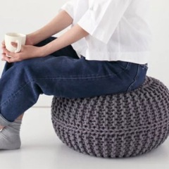 ジャスリーン・オーバーシーズ ニットプフ ニュートラルグレー　50cmの画像