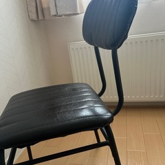 いす2脚の画像