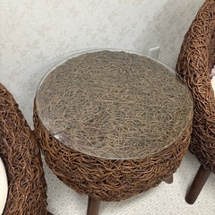 おしゃれな椅子テーブルセットの画像