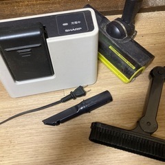 【早めの取引で値下げ】SHARP コードレススティック掃除機の画像