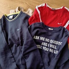 決まりました！美品　ナイキ　トレーナー　ロンＴ　ジャンパー等4点セットで　S〜Mの画像