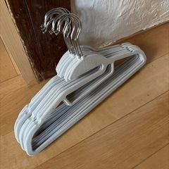 ベロア生地のハンガー20本の画像