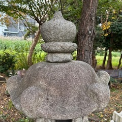 灯篭　庭石の画像