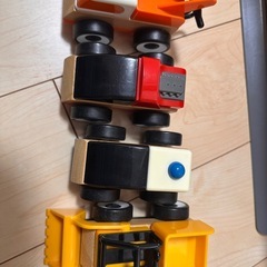 IKEA　LILLABO リラブー　ガレージ＆乗り物4台の画像