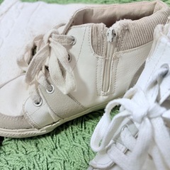 ✨無料セット✨Leeハイカットスニーカー20cm＋真っ白セーター120cm／白×白で可愛くかっこよくおしゃれコーデ♪ママも安心！冬の洗い替えにも🌷の画像