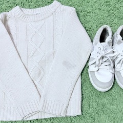 ✨無料セット✨Leeハイカットスニーカー20cm＋真っ白セーター120cm／白×白で可愛くかっこよくおしゃれコーデ♪ママも安心！冬の洗い替えにも🌷の画像