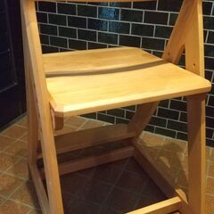 小学生用　学習椅子　ニトリの画像