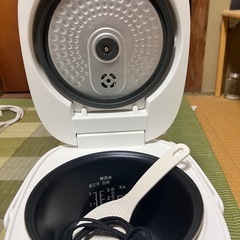 炊飯器3合　長崎市内配達無料
の画像
