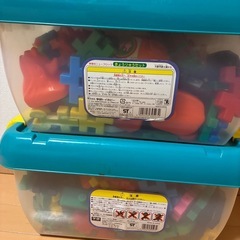 ブロック2箱の画像