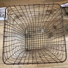 ワイヤーバスケット ブラウン カゴ 収納の画像