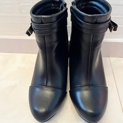 Menue　ショートブーツの画像