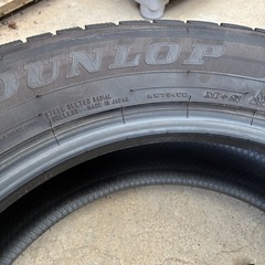 スタッドレスタイヤバリ溝の画像