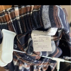 チェック柄ネイビー系スカート Lサイズ　の画像