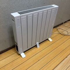 ベルソス オイルレスヒーター SH-200 2022年製 デジタルパネル 30℃設定 省エネ ECO リモコン付 オイルヒーター 静音 暖房器具　【糸島市内 送料無料】75088-5-003の画像