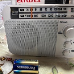aiwa AM/FMラジオ AR-A10W 電池無しならお値下げしますの画像