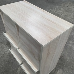 ディスプレイラック　4扉　マガジンラックの画像