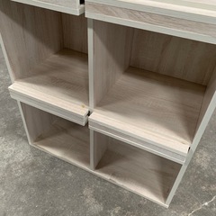 ディスプレイラック　4扉　マガジンラックの画像