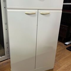 【リサイクルストアスターズ城西店】 【中古品】食器棚の画像