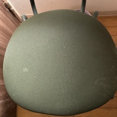 大人気IKEAのグリーンのイスの画像