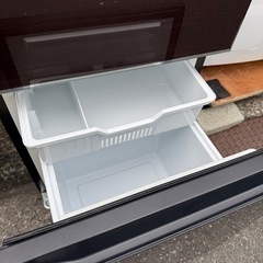 2022年製　ハイセンス　135L 冷蔵庫　ガラスコーティング　HR-G13C-BRの画像