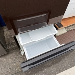 2022年製　ハイセンス　135L 冷蔵庫　ガラスコーティング　HR-G13C-BRの画像