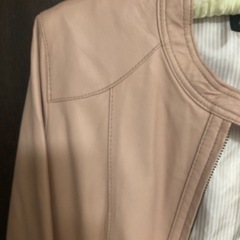 ノーカラージャケットの画像