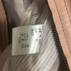 ノーカラージャケットの画像