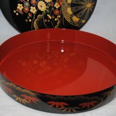 [1713] 昭和レトロ　漆器　和柄蓋付き　丸型寿し重の画像