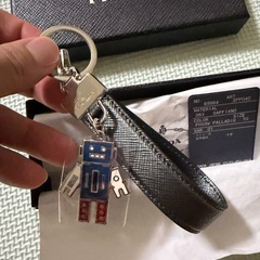 新品未使用　プラダ　キーホルダーの画像
