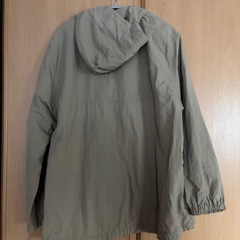 フード付きジャンパーの画像