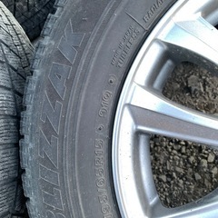 アルミホイール、スタッドレスタイヤ
の画像