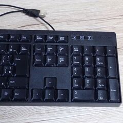 訳アリ格安【テレワーク・事務作業に】しっかり打鍵感！エレコム 有線フルキーボードの画像