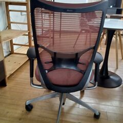 ★リユースのサカイつくば店★TK7271 オカムラ オフィスチェア レッド H94×D63×W63 クリーニング済みの画像