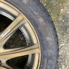 スタッドレスタイヤ　4本　中古　アルミフォイル付の画像