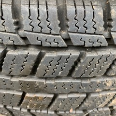スタッドレスタイヤ　4本　中古　アルミフォイル付の画像