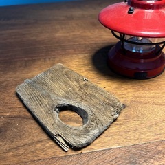 20 一つ穴の可愛い古板　流木、天然物、インテリア、看板の画像