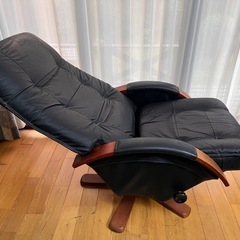リクライニングチェアー、オットマンの画像