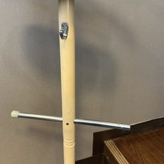 レトロなスタンドハンガーの画像