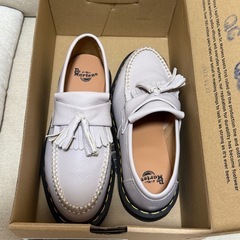 未使用、試着のみ、ドクターマーチン、Adrian、カラーVINTAGE TAUPE、UK4の画像