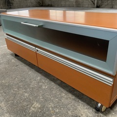 キャスター付きテレビ台　の画像