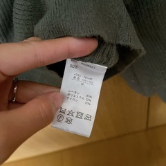【レディース】 ニット　ボリューム　緑　グリーン　Mの画像