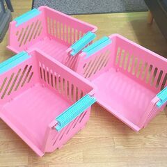 スタッキングバスケット プラスチック 積み重ね可能 3個セット おもちゃ収納箱 ピンク 西岡店の画像