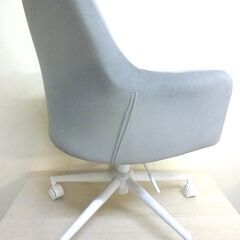 M※取引中/売約済***********　未使用/新品　訳あり特価　デスクチェア クッション キャスター付き 回転式 ベロア調　グレー　ニュアンスカラー ホワイト脚 チェアの画像