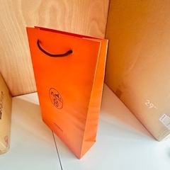 エルメス　HERMES 手提げ紙袋　持ってるだけで気品がありますの画像