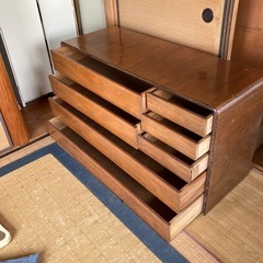 引き出し収納棚の画像