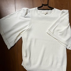 【新品】 カットソー　フリル袖　WORLD ワールドの画像