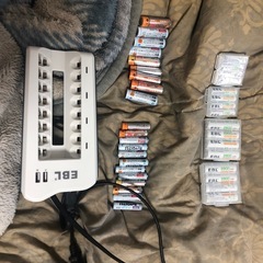 EBL 充電装置 充電池単三17本 単四20本ダイソーの画像