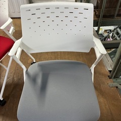 コクヨ　ピエガシリーズ　オフィスチェア　会議用チェア　スタッキングチェアの画像