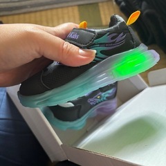 光るくつ靴の画像