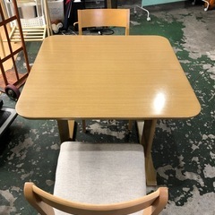 ニトリ　2人掛けダイニングセットの画像